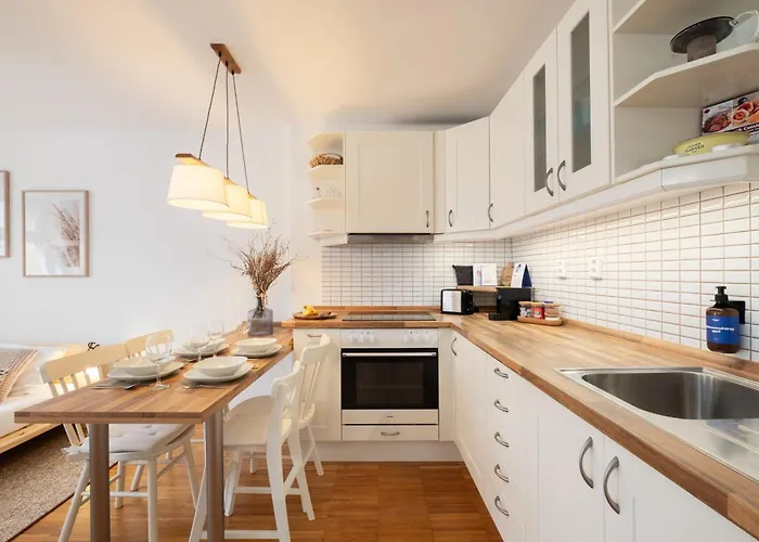 Prague Days - Skandi Studio With Workspace - Hip Area